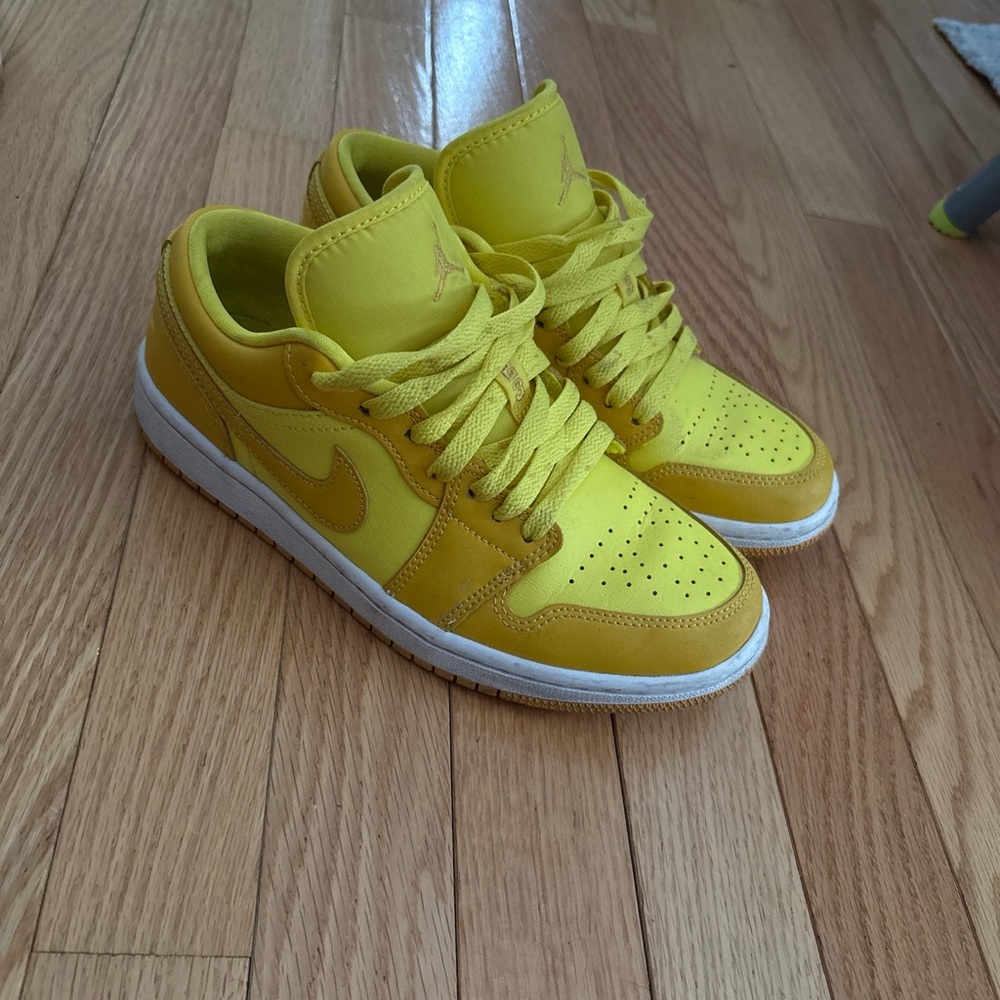Nike Yellow Strike Low-Top Sneakers